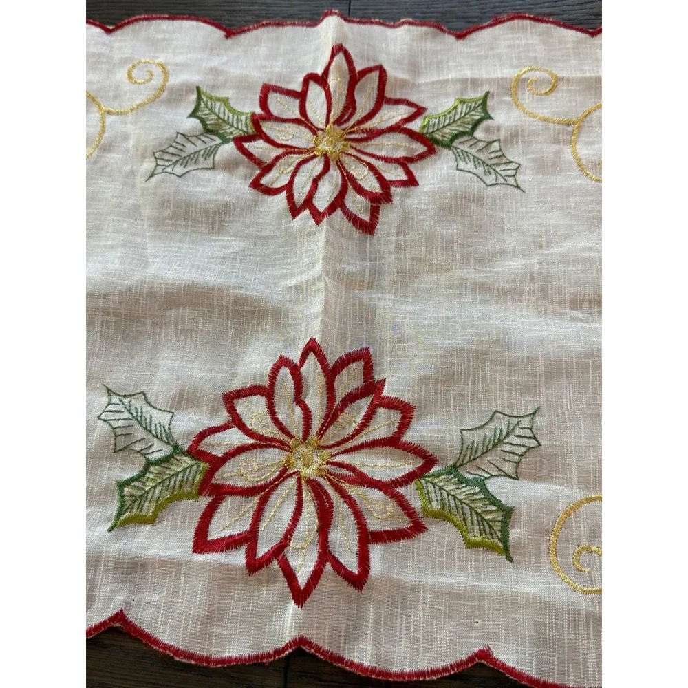 Vintage Ivory Embroidered Poinsettia Christmas Table Runner Red Scalloped Edge